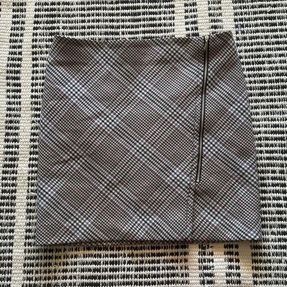White House black market size 4 black and tan plaid checkered skirt